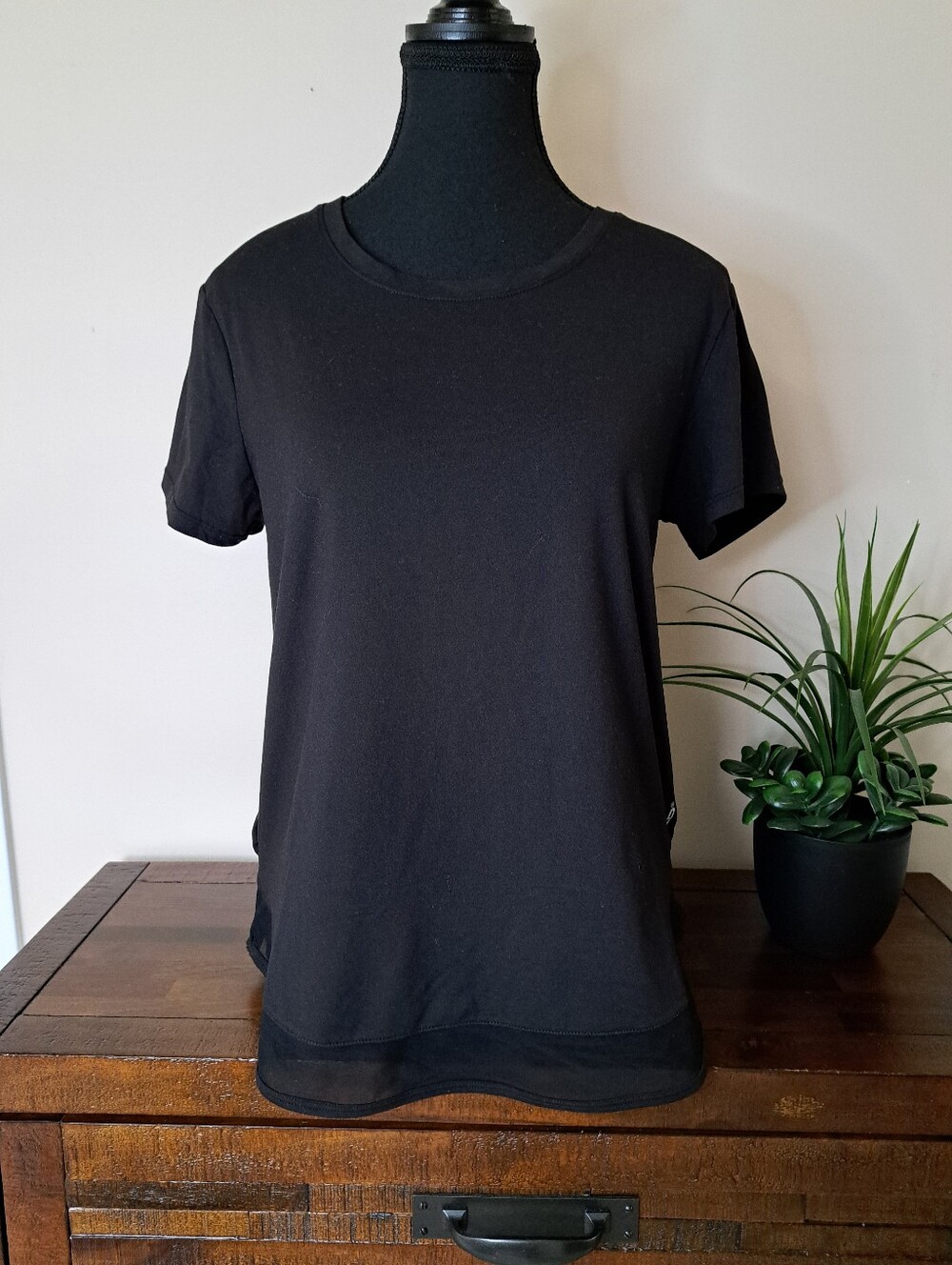 Head Activewear T-Shirt Women's Size Medium Top Black Casual Sporty Workout Tee